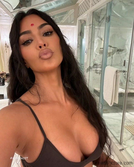 Kim Kardashian Big Tits Bra