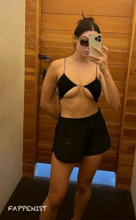 Kira Kosarin Tits