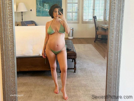 Kourtney Kardashian Big Tits Bikini Pregnant