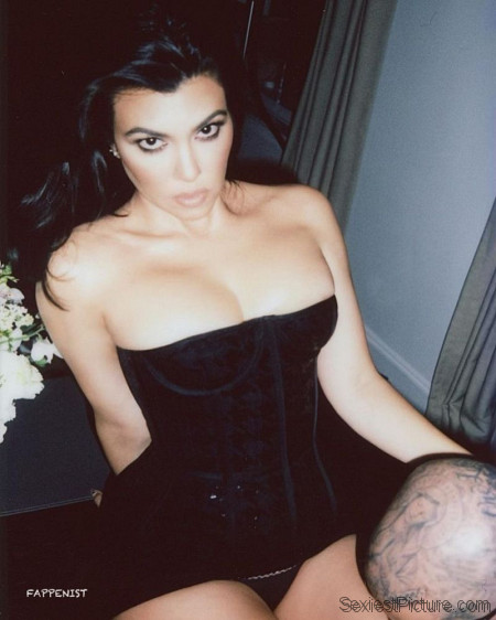 Kourtney Kardashian Big Tits