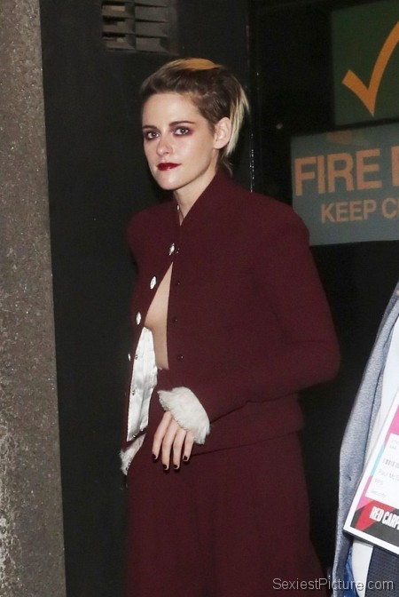 Kristen Stewart Braless Boobs