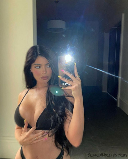 Kylie Jenner Big Tits Bikini