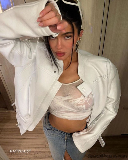 Kylie Jenner Big Tits Nipples