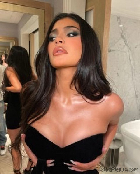 Kylie Jenner Boobs