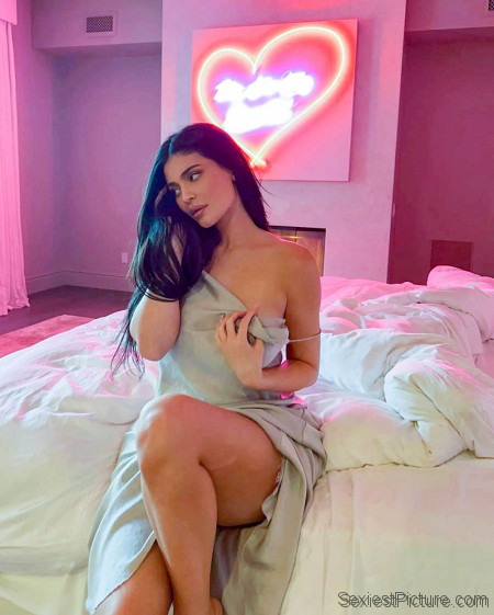 Kylie Jenner Tits Ass and Legs