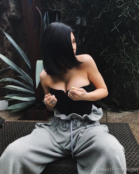 Kylie Jenner boobs cleavage hot sexy