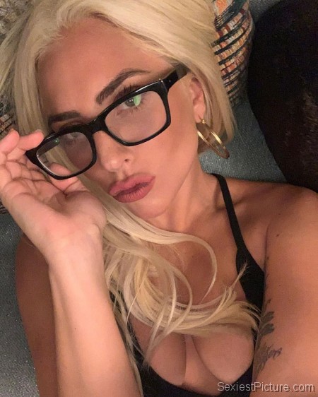 Lady Gaga Big Tits Cleavage
