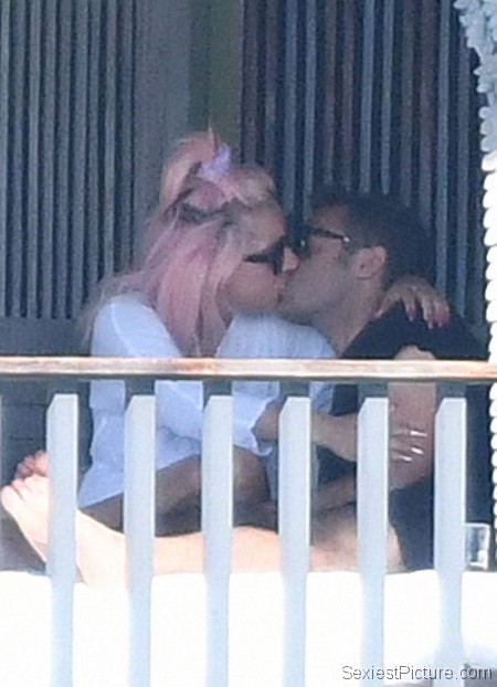 Lady Gaga Caught Kissing