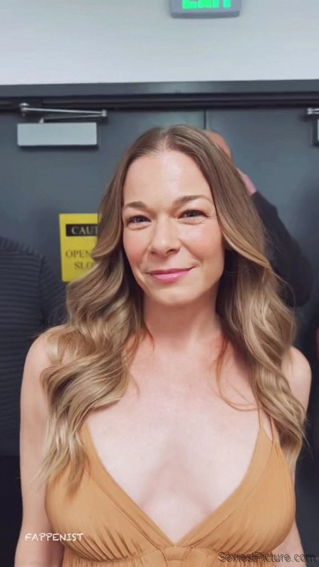 LeAnn Rimes Tits