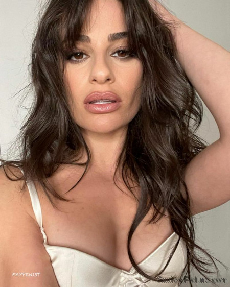 Lea Michele Tits