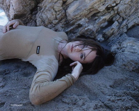 Liana Liberato Nipples