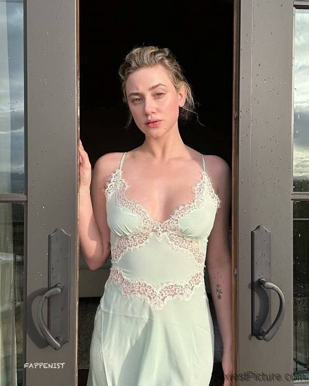 Lili Reinhart Braless Boobs