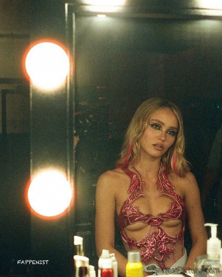 Lily-Rose Depp Tits