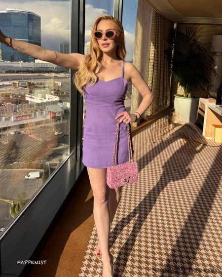 Lindsay Lohan Tits and Legs
