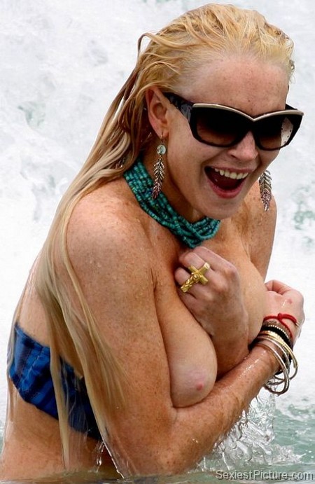 Lindsay Lohan nude topless slip oops huge boobs big tits wet