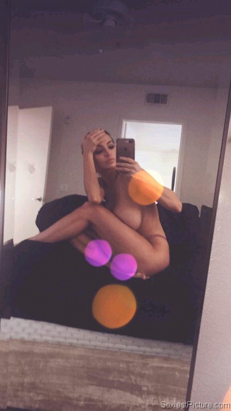 Lindsey Pelas nude selfie
