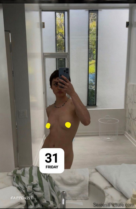 Maisie Williams Nude The Fappening Leak