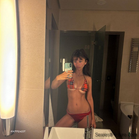 Malina Weissman Tits Photo Dump Malina Weissman Tits Photo Dump