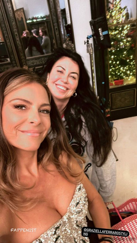 Maria Menounos Braless Boobs