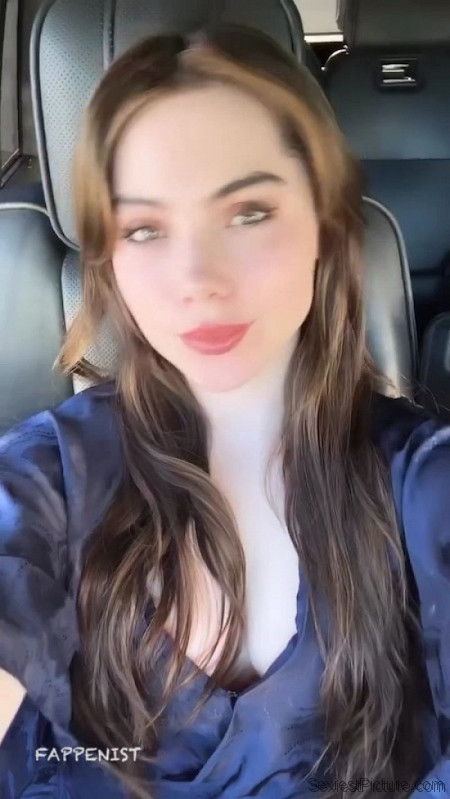 McKayla Maroney Cleavage