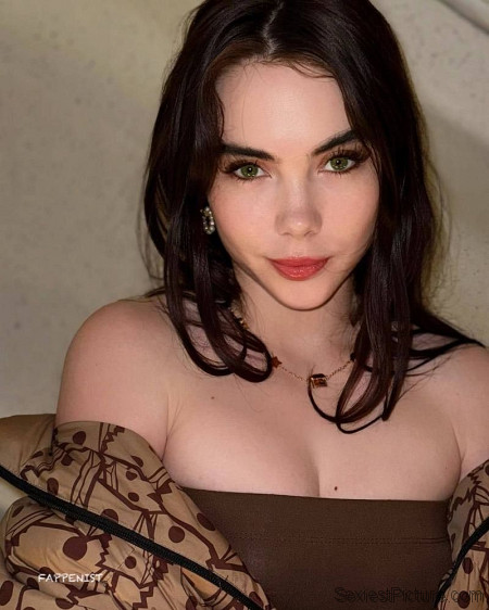 McKayla Maroney Tits