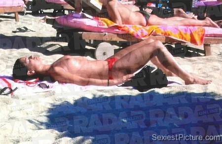 Meghan Markle nude beach topless boobs big tits paparazzi