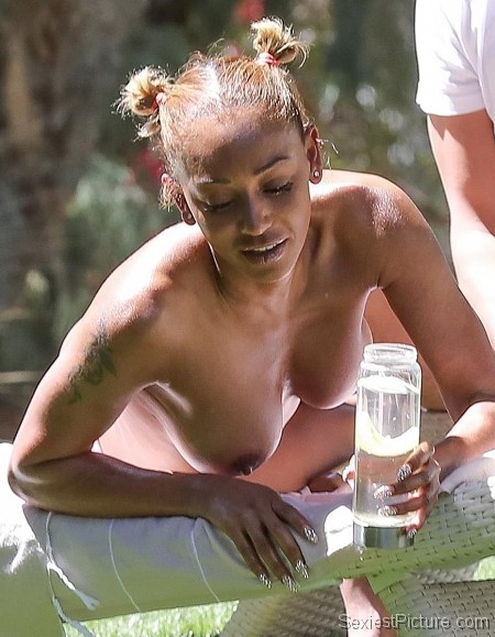 Mel B nude boobs caught by paparazzi