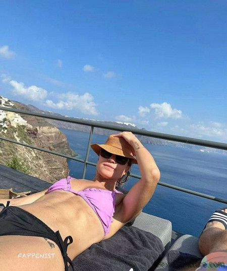 Michelle Beadle Sexy Bikini Body