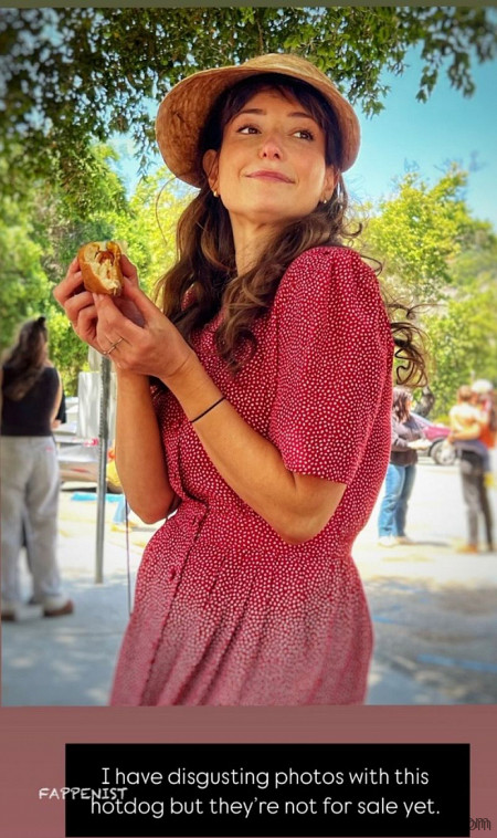 Milana Vayntrub Teasing Naughty Pics