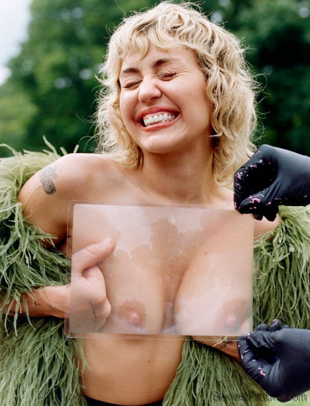 Miley Cyrus Nude