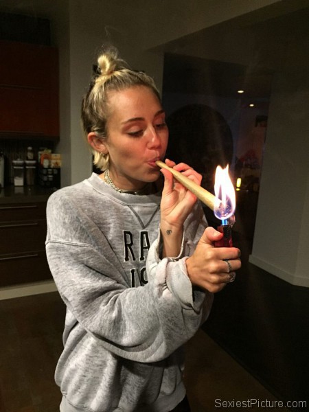 Miley Cyrus smoking weed leaked
