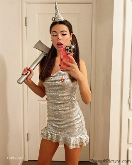 Miranda Cosgrove Sexy Halloween