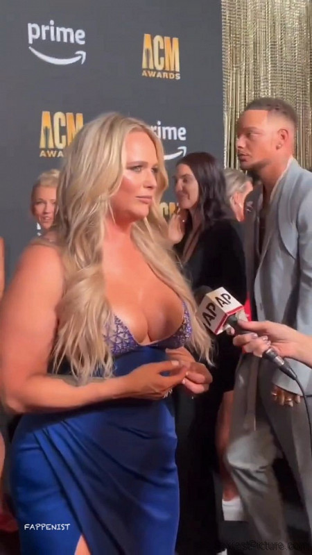 Miranda Lambert Big Tits