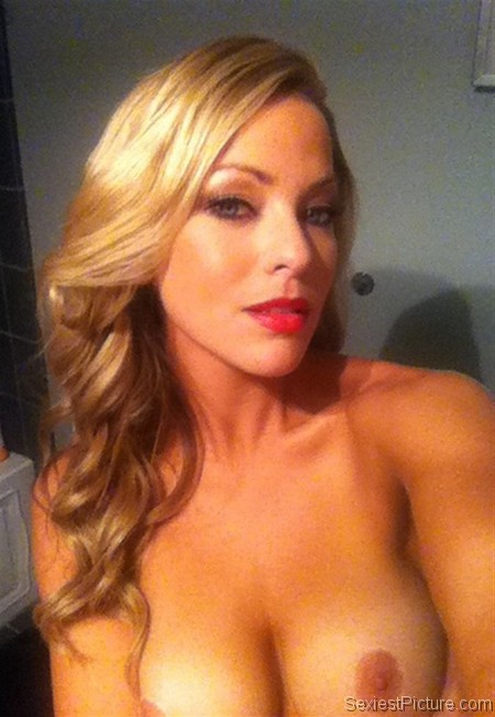 Miss Virginia nude selfie leaked
