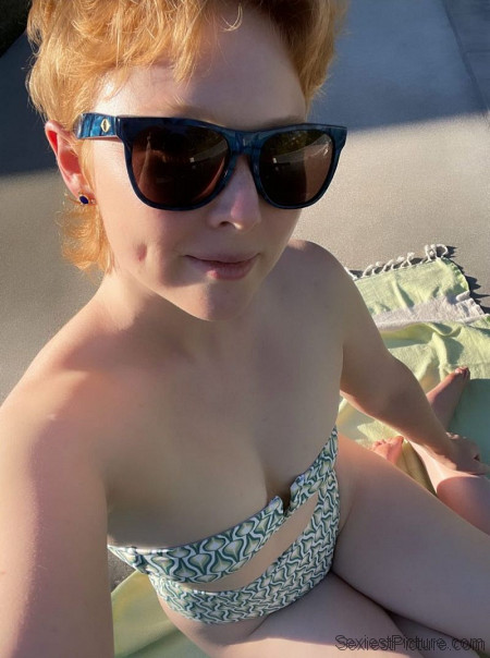 Molly Quinn Sexy Bikini