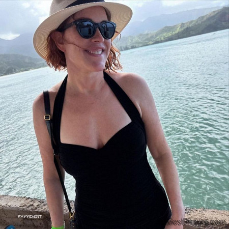 Molly Ringwald Tits