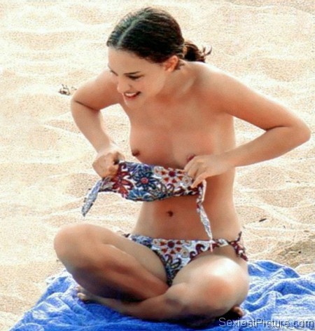 Natalie Portman caught topless