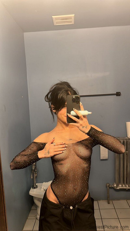 Nessa Barrett Nude Boobs