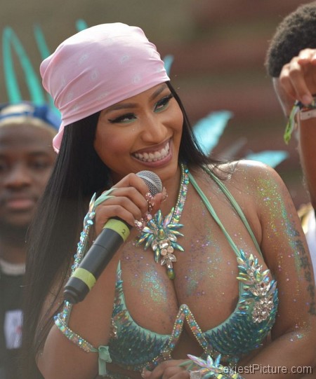 Nicki Minaj Nip Slip Areola Peek