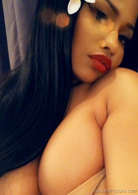 Nicki Minaj boobs Nicki Minaj boobs