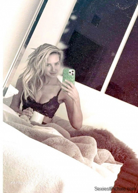 Nicky Whelan Tits in Bed