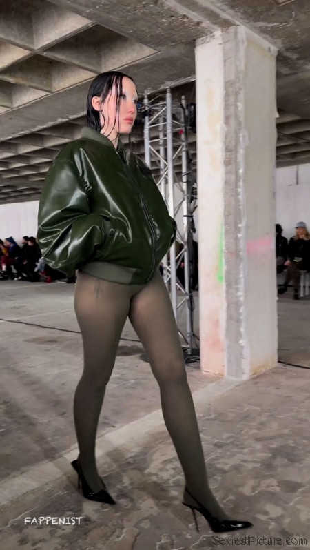 Noah Cyrus Pussy and Ass