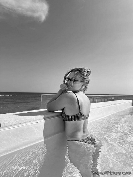 Olivia Holt Sexy Tits and Ass Photo Dump