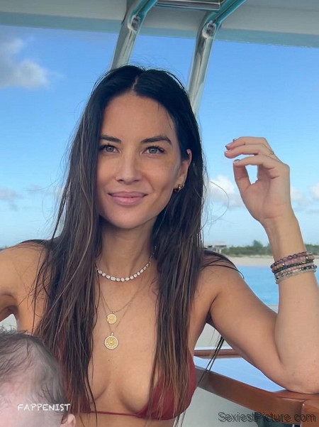 Olivia Munn Tits