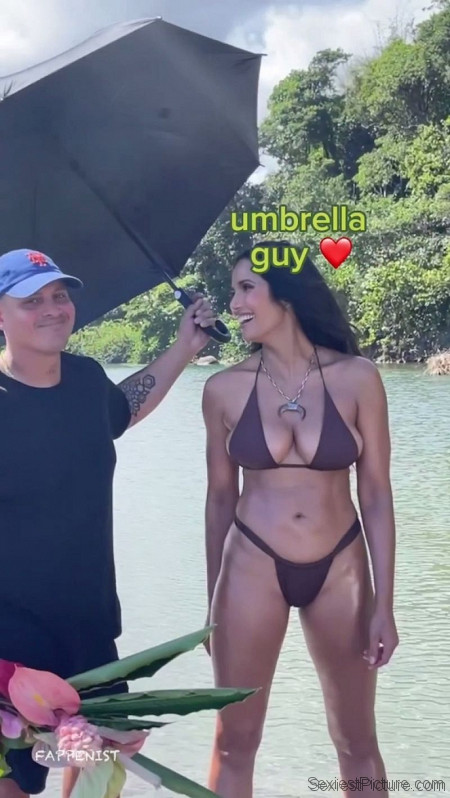 Padma Lakshmi Big Tits Bikinis BTS