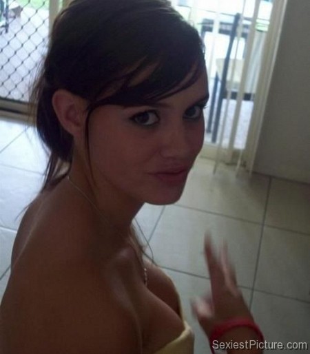 Rachel Bilson sexy cleavage boobs big tits