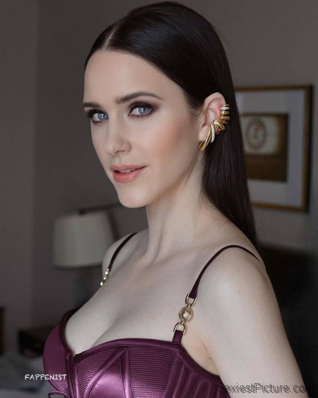 Rachel Brosnahan Tits