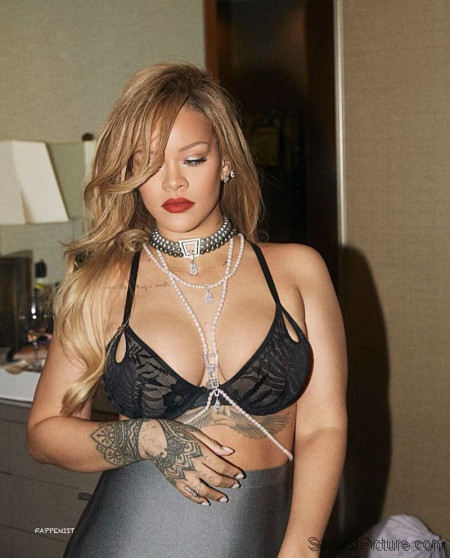 Rihanna Big Tits Bra