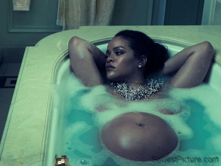 Rihanna Nude and Pregnant