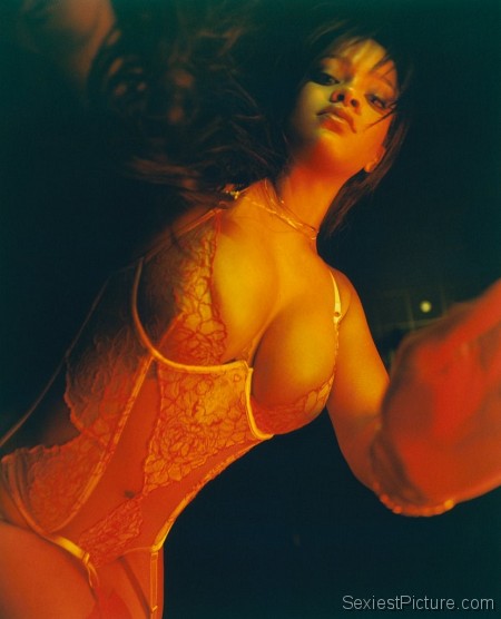 Rihanna sexy lingerie photo shoot